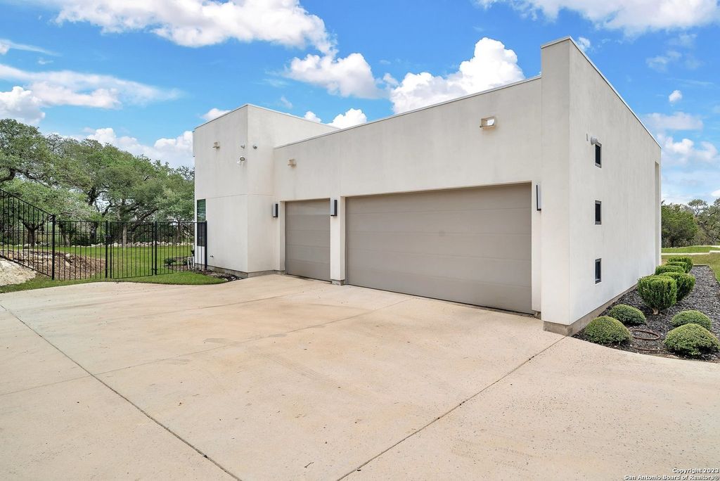 Remarkable 3. 1 million modern contemporary home shines in exclusive san antonio gated community 61