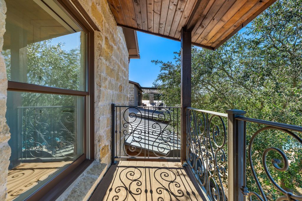 Secluded elegance in spicewood a tranquil haven for elegant living and captivating entertaining listed at 3. 295 million 16