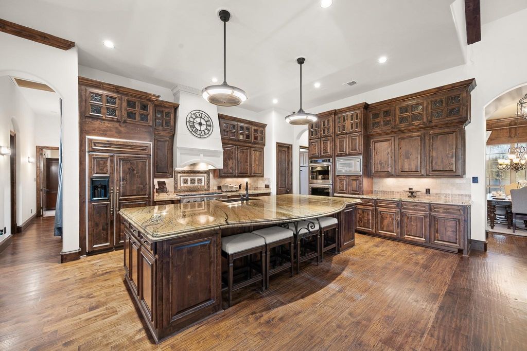 Sophisticated eagle mountain lake estate in fort worth available for 2299900 14