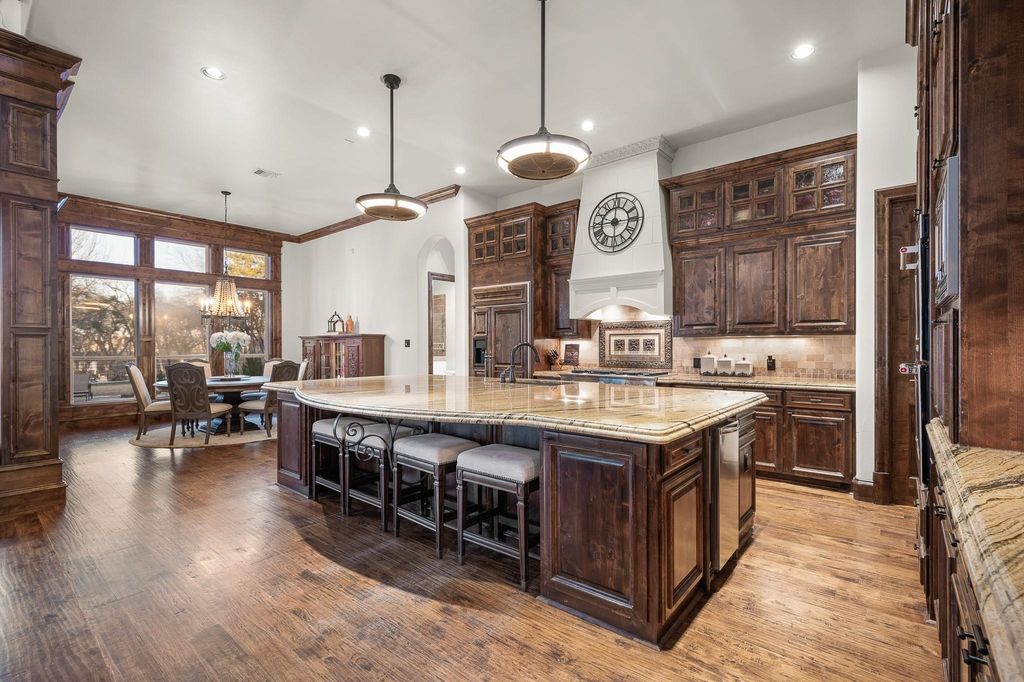 Sophisticated eagle mountain lake estate in fort worth available for 2299900 16