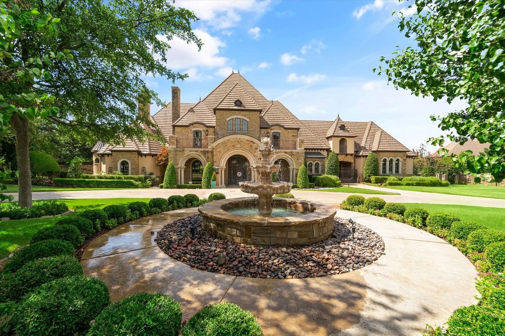 Sophisticated Serenity: Exquisite Fort Worth Property with Private Charm