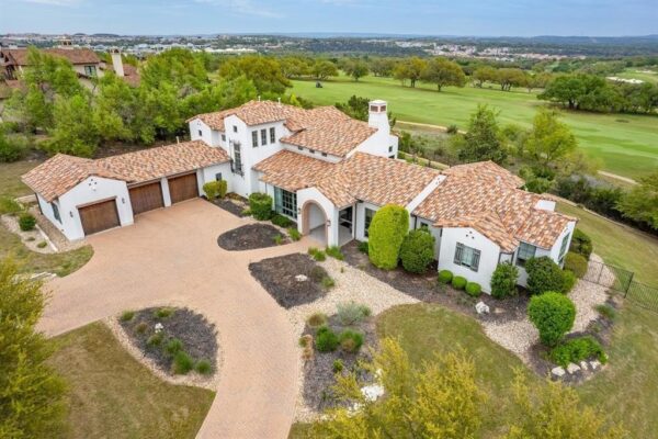 Spectacular Austin, Texas Residence: Embracing Nature's Beauty with ...