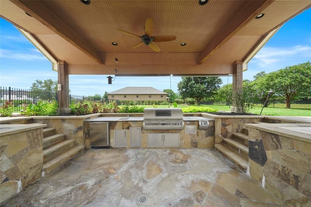 Stunning home with exceptional outdoor living space listed at 2. 2 million in spring texas 13