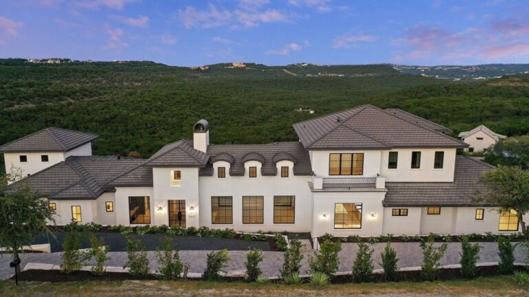 The SkyView Estate: A Bold Architectural Masterpiece on 10.39 Private Acres in Austin, Texas