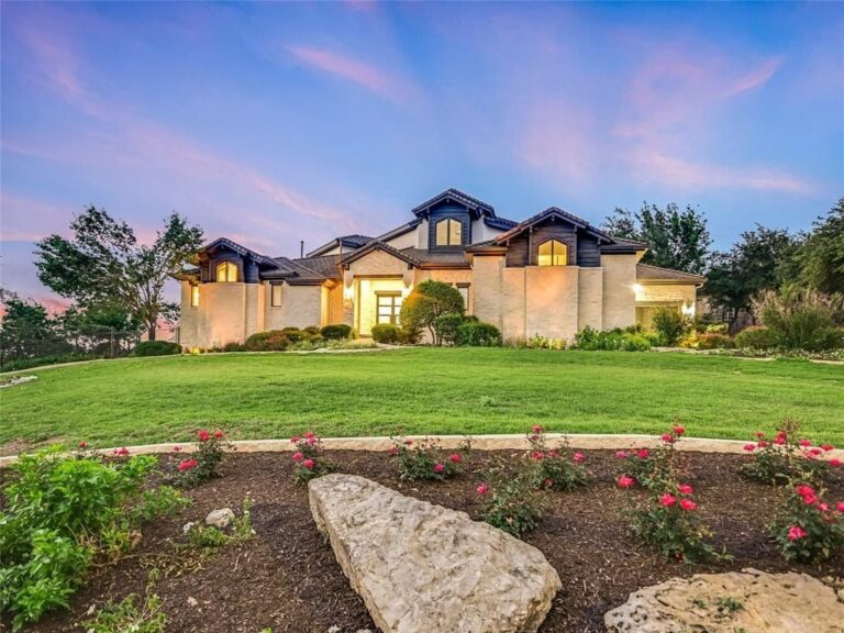 Thoughtfully Remodeled Elegance: Contemporary Design Meets Comfortable Living in Austin, Texas
