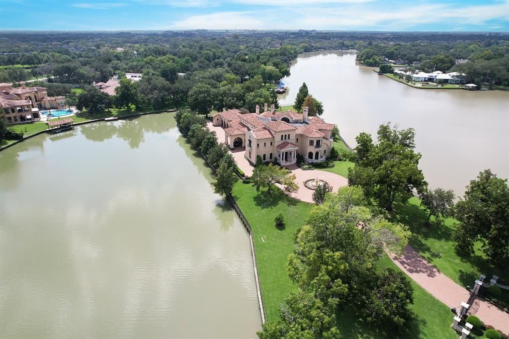 World-Class Waterfront Architectural Masterpiece: A Captivating Gem in Sugar Land Listing for $7,998,800