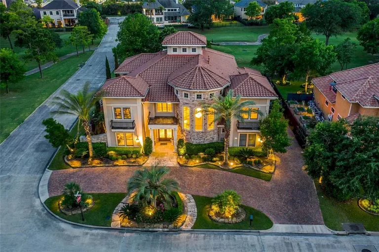 This Majestic Stone & Stucco Mediterranean Manor in Houston Let You Enjoy Enjoy Stunning Outdoor Living Seeks $2,090,000