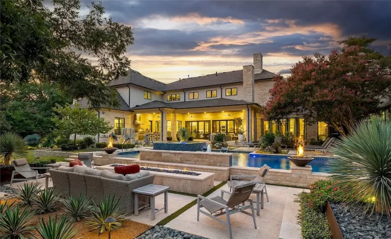 Stunning Transitional Dallas Home with Elegant Lighting, and Designer Finishes throughout Hits the Market at $5.5 Million