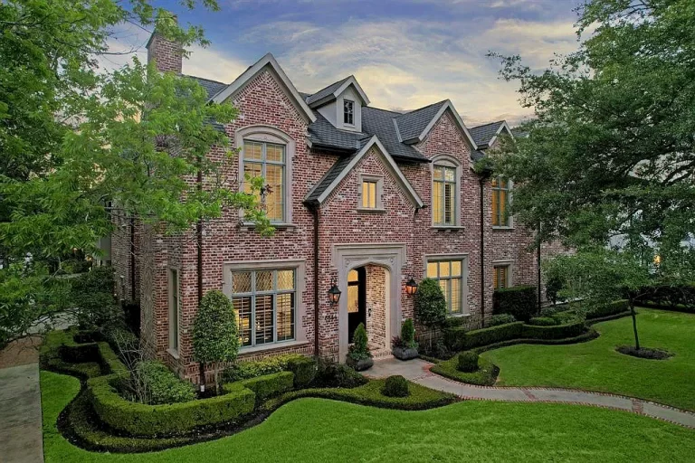 A Gorgeous Manor in Houston Blends Modern and Traditional Styles for Sale at $3,650,000