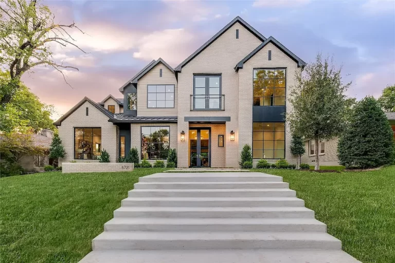 The Incredible New Build in Dallas by Stainback Construction Comes to Market at $2,695,000