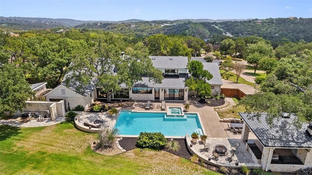 Austin’s Newly Remodeled Gem: Experience an Exclusive Lifestyle for $2.65 Million