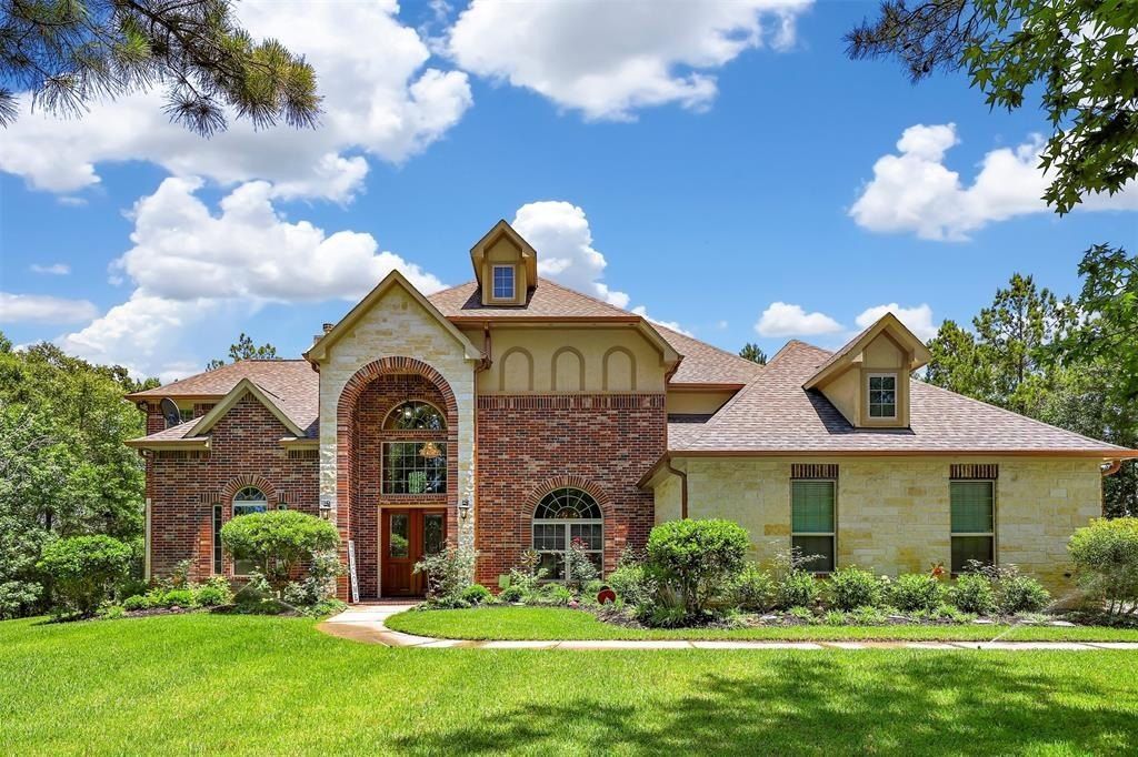 Elegance and charm await entertainers delight on 1. 5 acres in montgomery texas for 1. 45 million 1