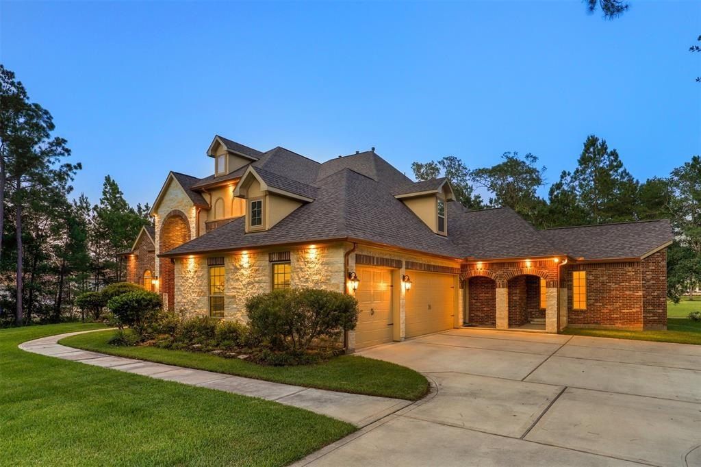 Elegance and charm await entertainers delight on 1. 5 acres in montgomery texas for 1. 45 million 4