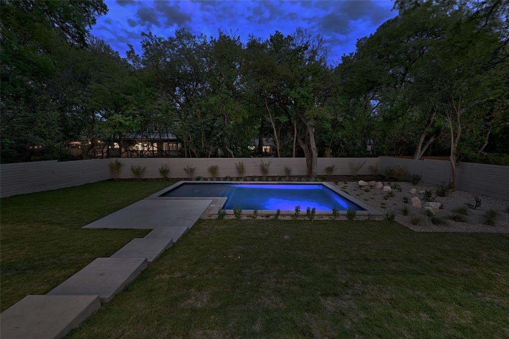 Exceptional tarrytown home designed by fab architecture and side street home in austin 32