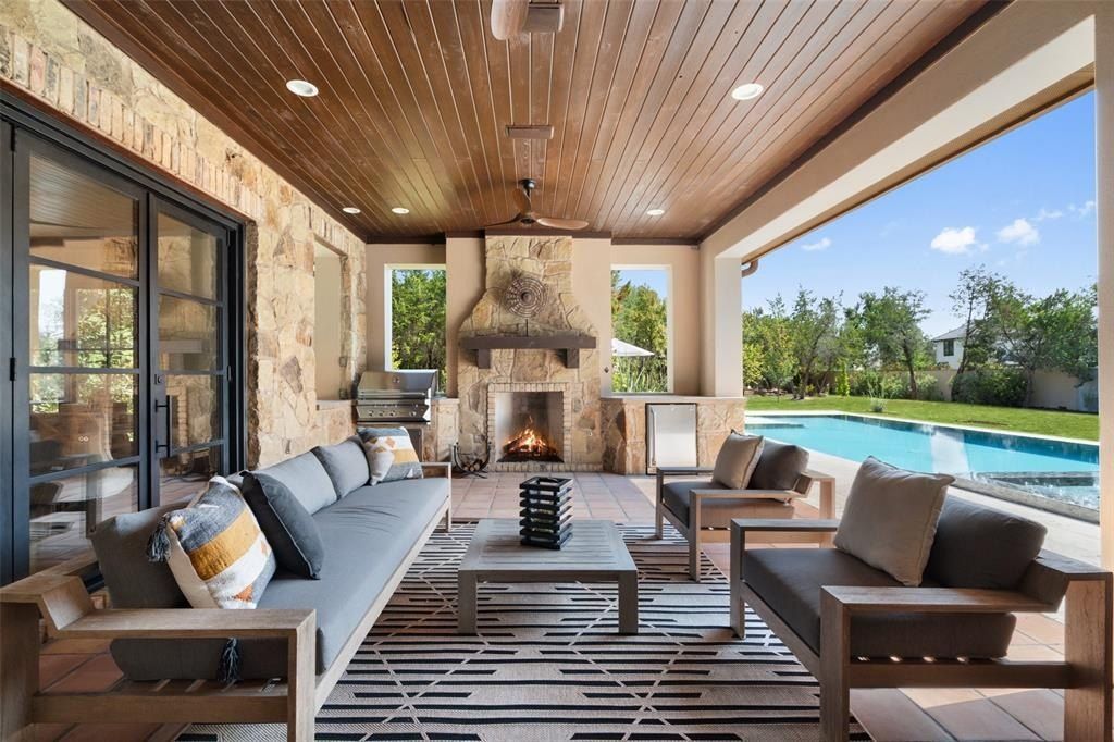 Exquisite austin texas home seamlessly blending indoor and outdoor living on a sprawling 1 acre lot priced at 4. 495 million 34