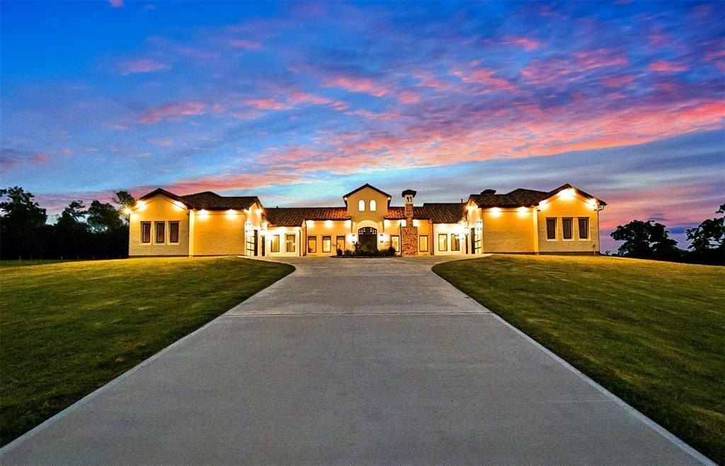 Extraordinary Montgomery, Texas Estate: 20 Acres of Luxury Living for $4.5 Million