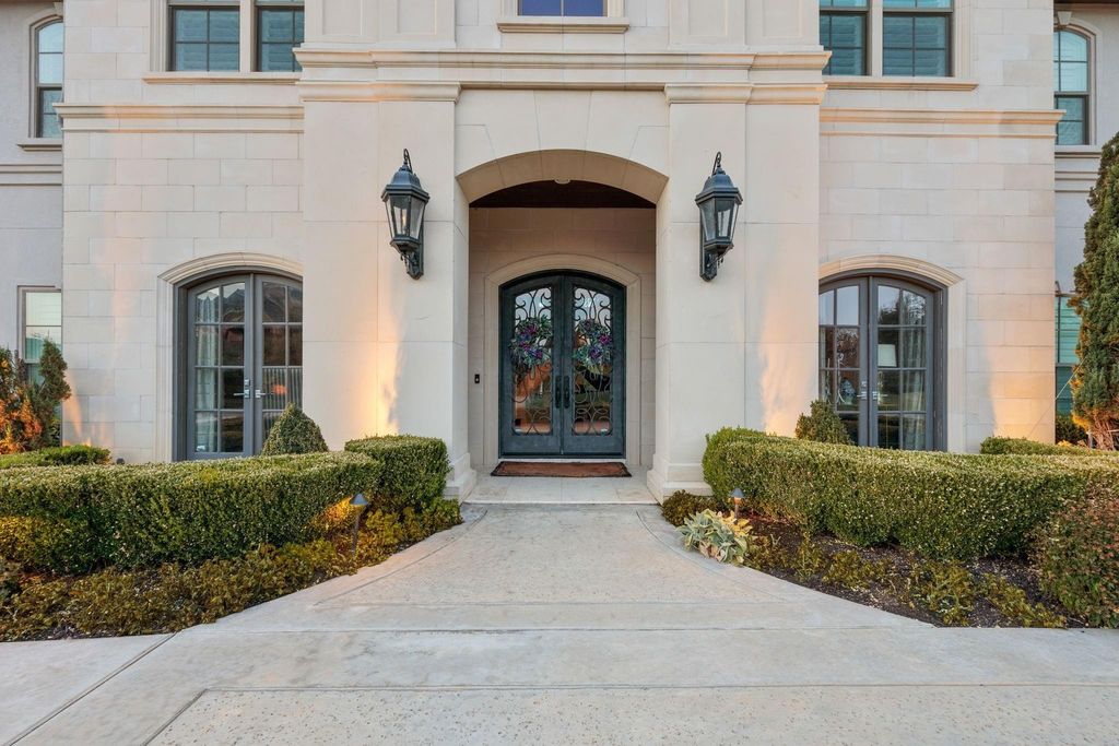 Luxurious custom estate in southlake a stunning living experience for 5499995 2