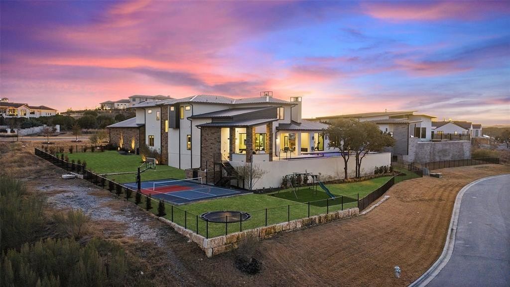 Modern luxury home by laurel haven homes in austin listed at 4. 99 million 17