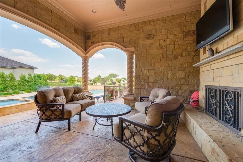 Southlakes majestic gated estate timeless elegance and privacy for 6. 285 million 34