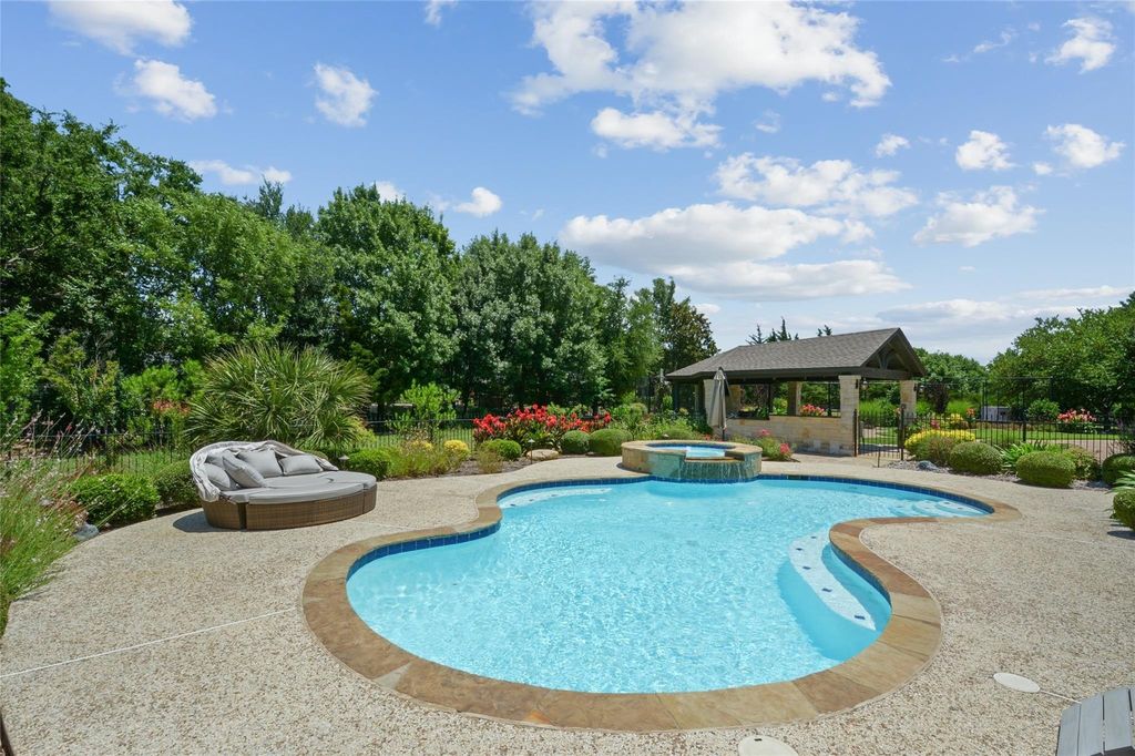 Stunning estate offering the ideal blend of privacy and serenity in fairview for 2. 75 million 34