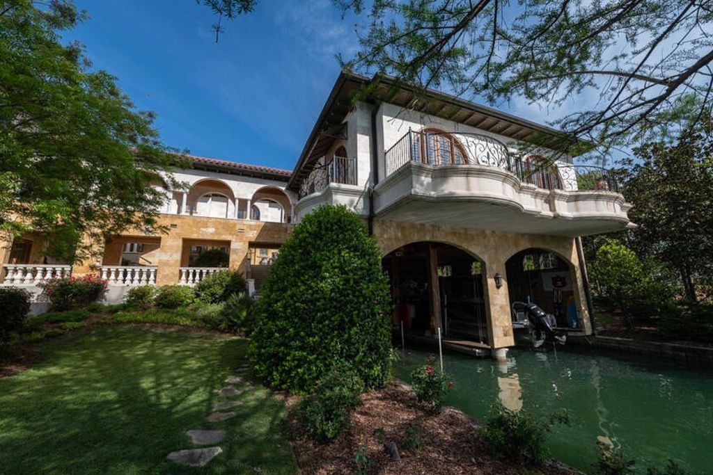 Stunning italian villa with picturesque alabama setting seeks 8. 59 million 9