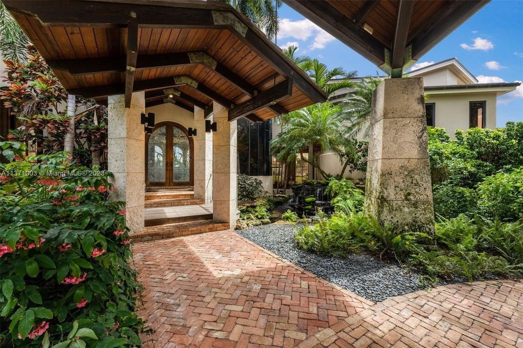 Tropical oasis in boca raton florida a 52 million estate blending luxury nature and privacy 13