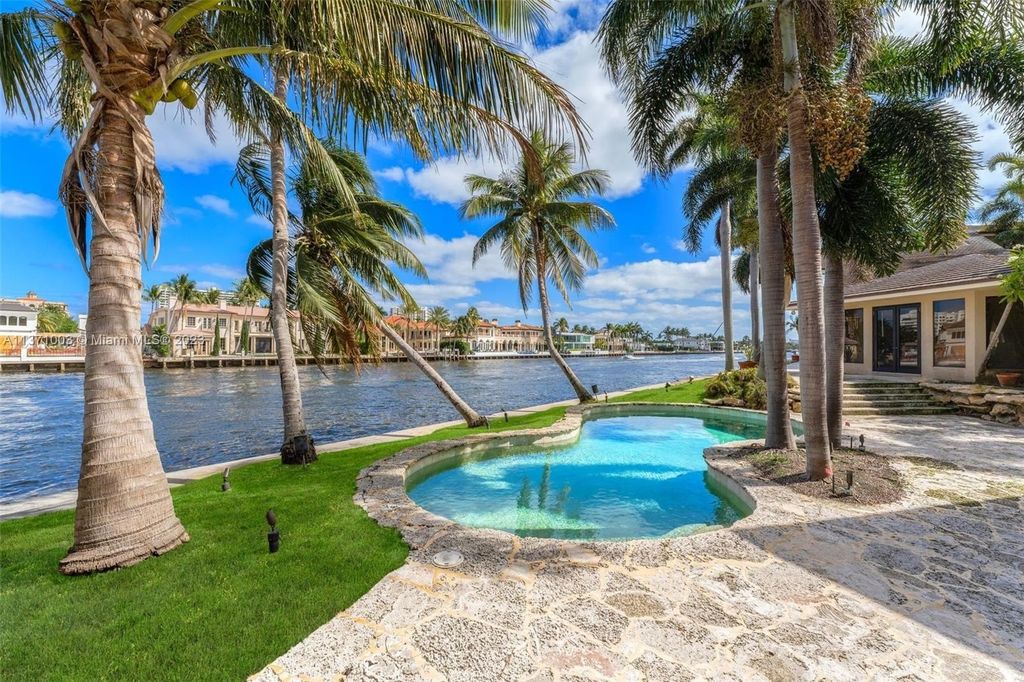 Tropical oasis in boca raton florida a 52 million estate blending luxury nature and privacy 20