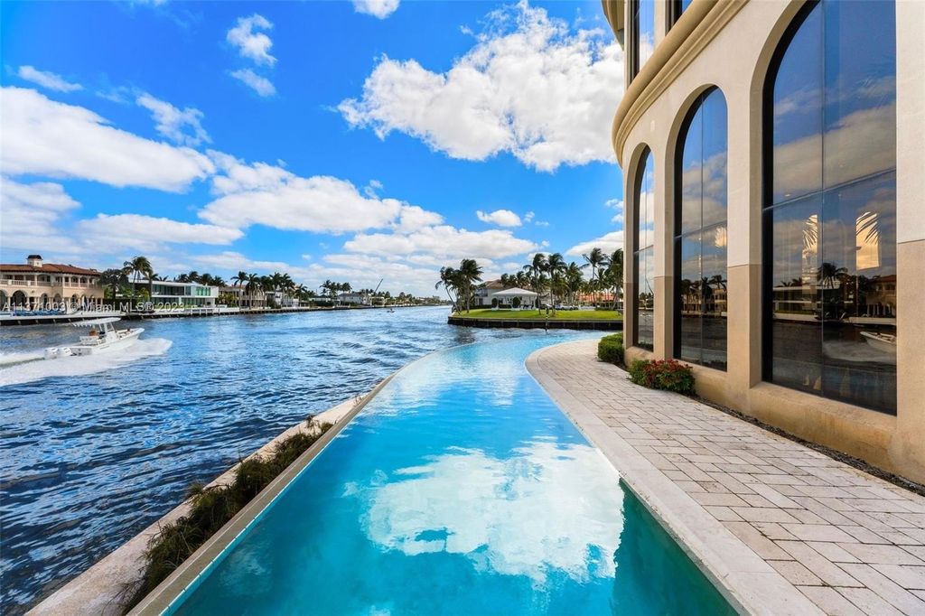 Tropical oasis in boca raton florida a 52 million estate blending luxury nature and privacy 3