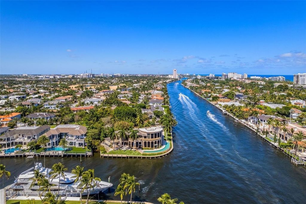 Tropical oasis in boca raton florida a 52 million estate blending luxury nature and privacy 32