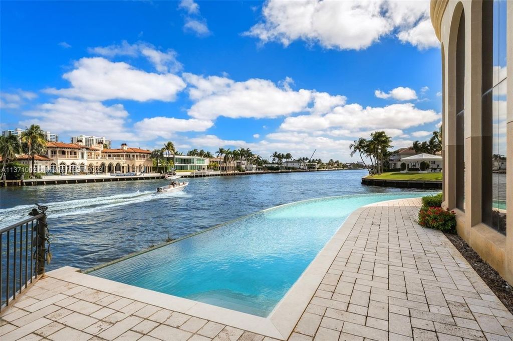 Tropical oasis in boca raton florida a 52 million estate blending luxury nature and privacy 33