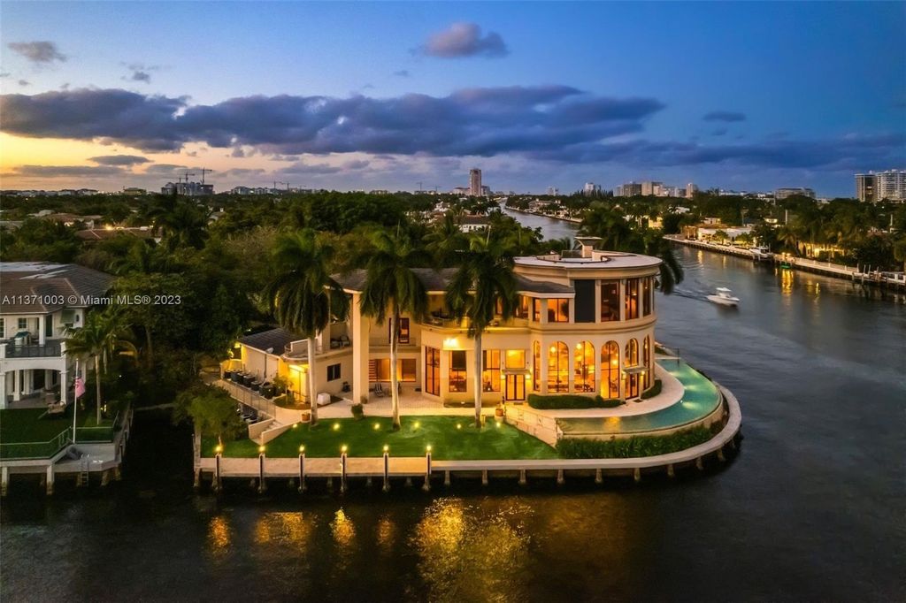 Tropical oasis in boca raton florida a 52 million estate blending luxury nature and privacy 34
