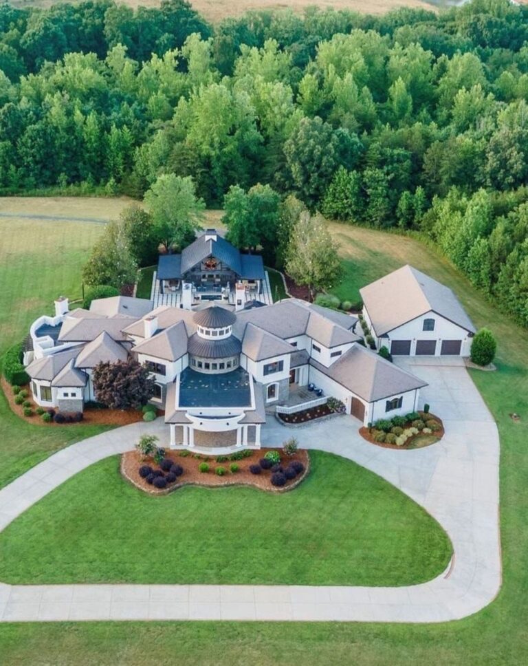 North Carolina’s Exquisite 140-Acre Equestrian Estate: A Haven of Luxury Living