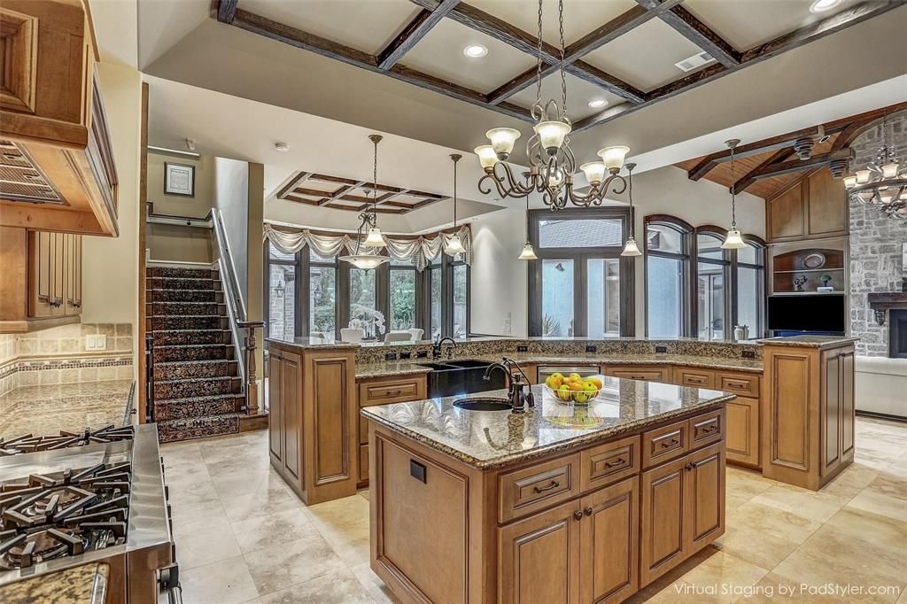 Enchanting tanglewood estate where inspiration and architecture unite in houston for 3295000 12