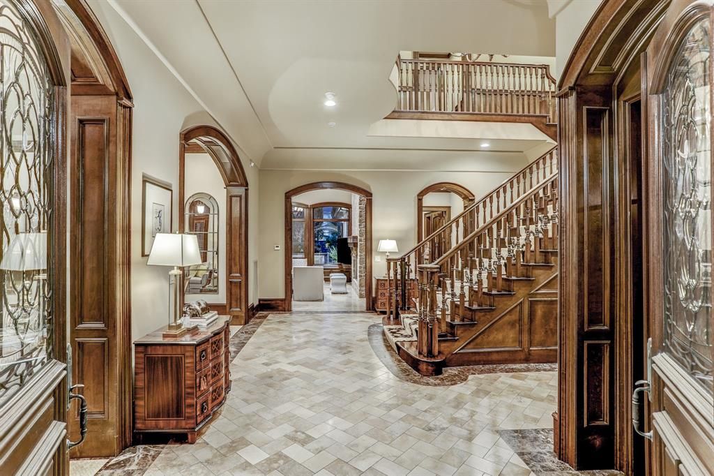 Enchanting tanglewood estate where inspiration and architecture unite in houston for 3295000 3