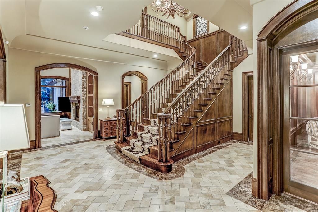 Enchanting tanglewood estate where inspiration and architecture unite in houston for 3295000 4
