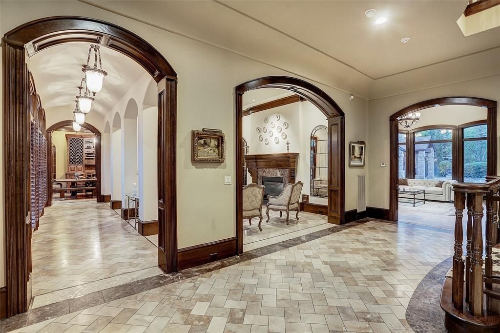 Enchanting tanglewood estate where inspiration and architecture unite in houston for 3295000 5