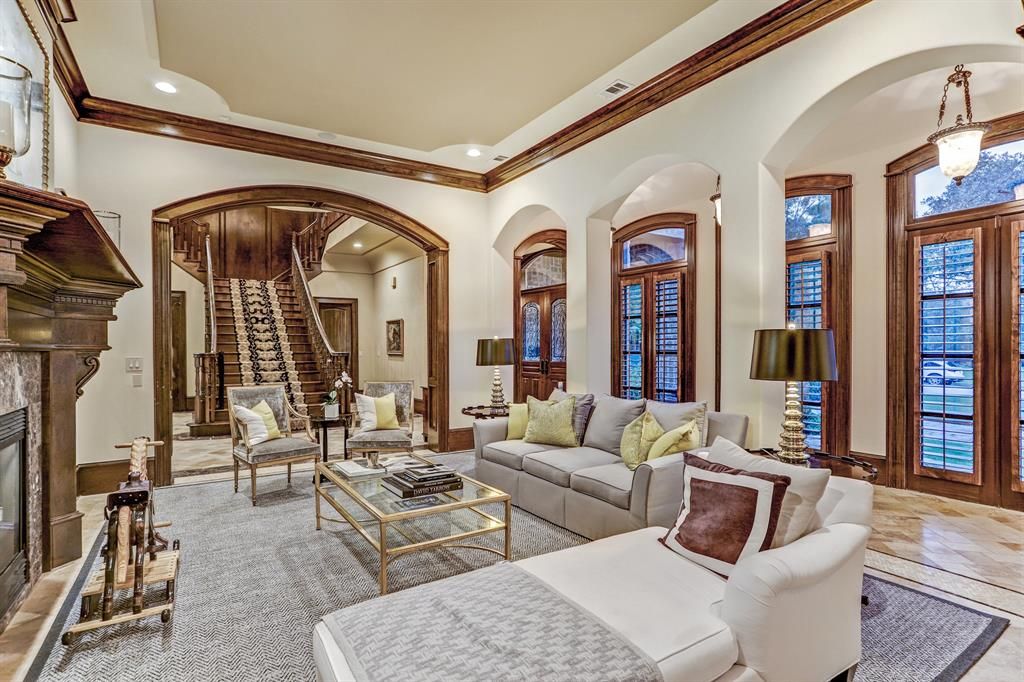 Enchanting tanglewood estate where inspiration and architecture unite in houston for 3295000 7
