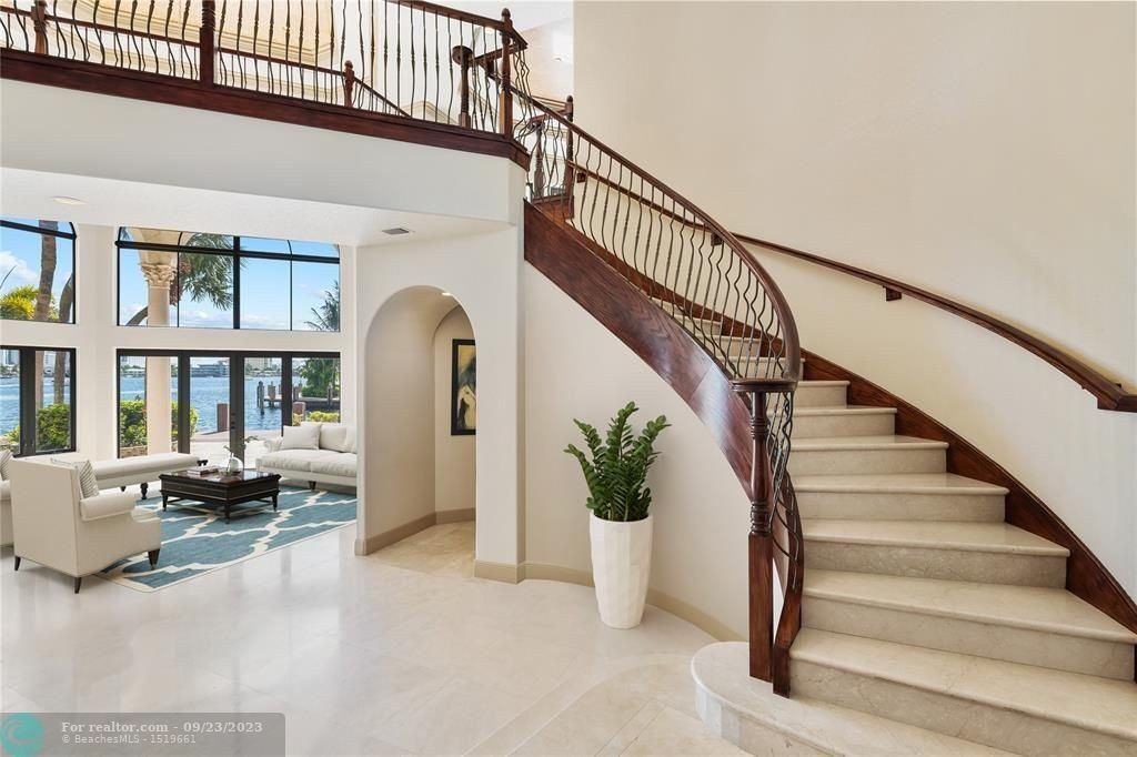 Florida waterfront luxury spectacular estate hits market for 7. 15 million 12