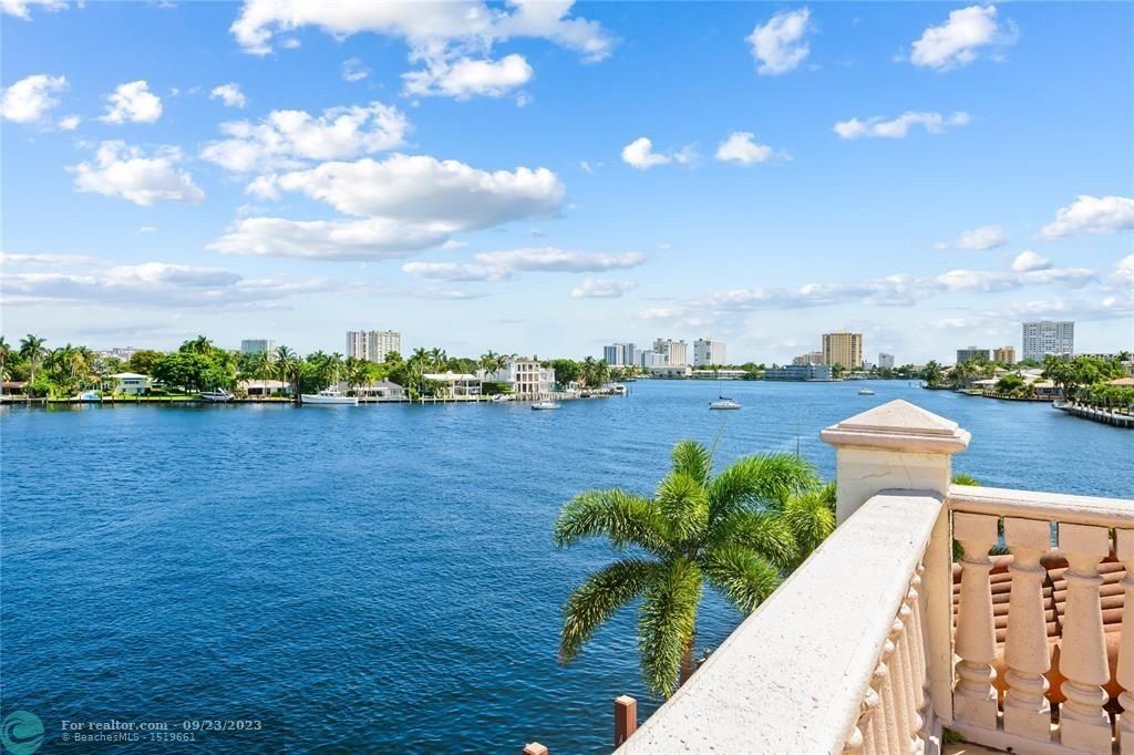 Florida waterfront luxury spectacular estate hits market for 7. 15 million 33