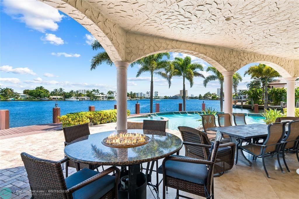 Florida waterfront luxury spectacular estate hits market for 7. 15 million 35