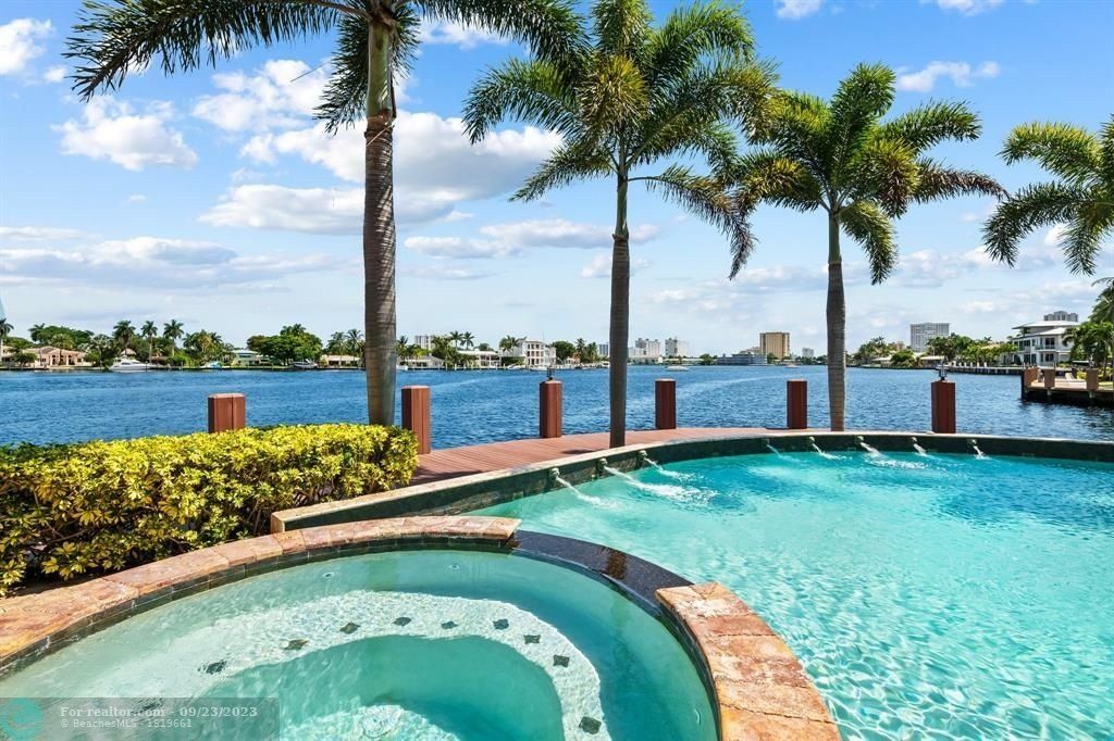 Florida waterfront luxury spectacular estate hits market for 7. 15 million 36