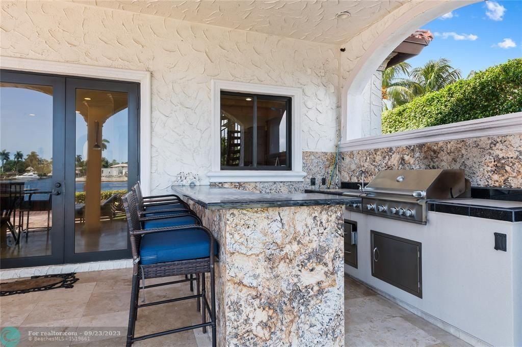 Florida waterfront luxury spectacular estate hits market for 7. 15 million 39