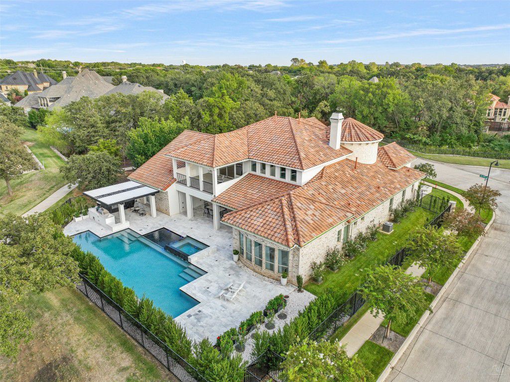 Southlake luxury home resort style living with private lake views for 2949000 33