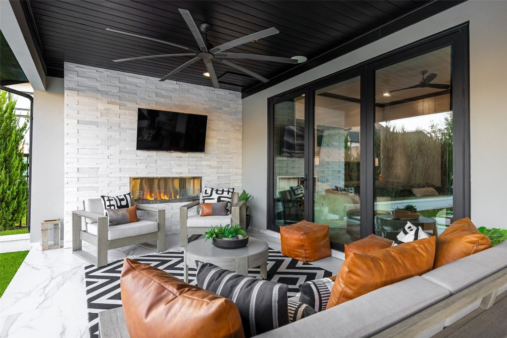 Spectacular modern contemporary home in frisco listed at 3. 3 million 34