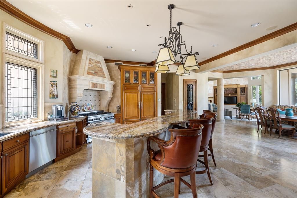 Unrivaled italianate villa in houston offers ultimate privacy and endless entertainment for 10995000 11