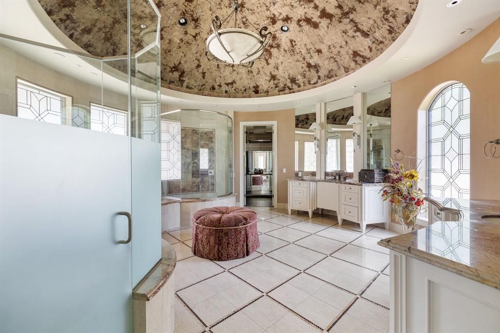 Unrivaled italianate villa in houston offers ultimate privacy and endless entertainment for 10995000 22