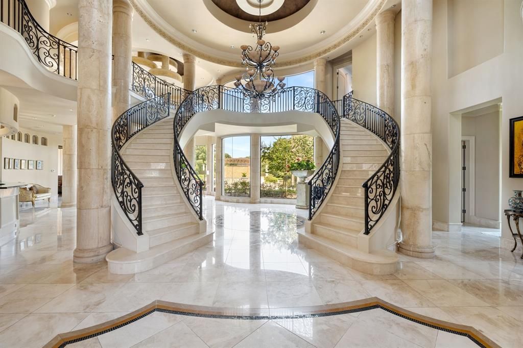 Unrivaled italianate villa in houston offers ultimate privacy and endless entertainment for 10995000 4