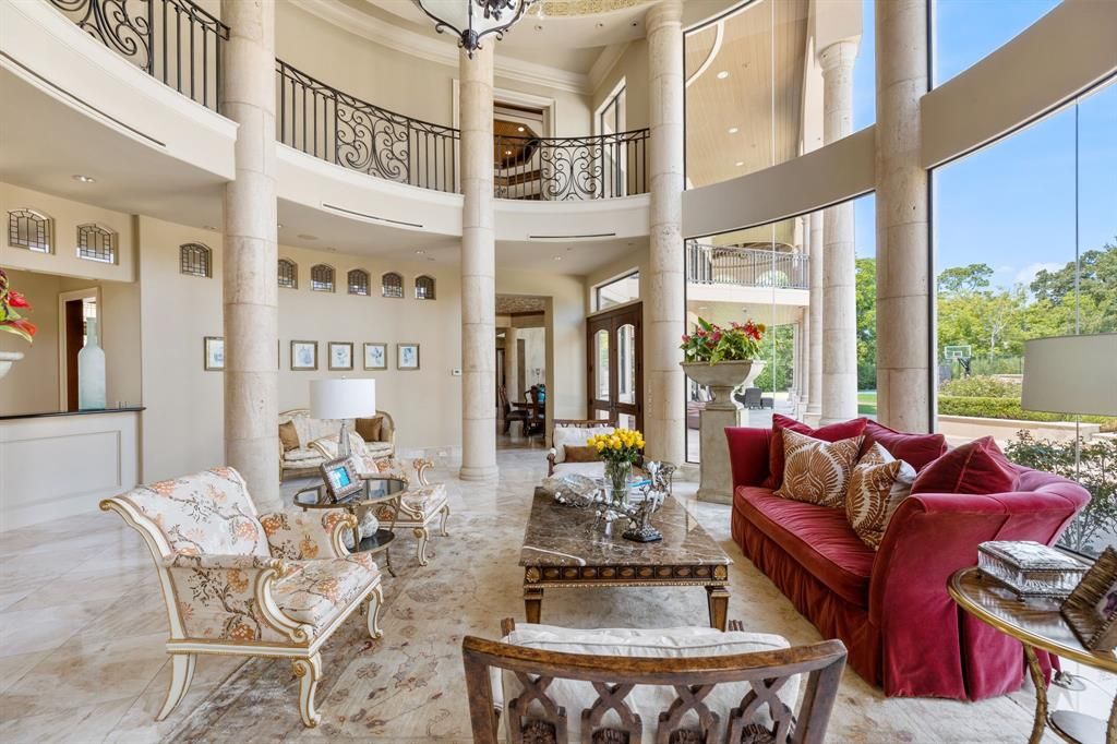 Unrivaled italianate villa in houston offers ultimate privacy and endless entertainment for 10995000 5
