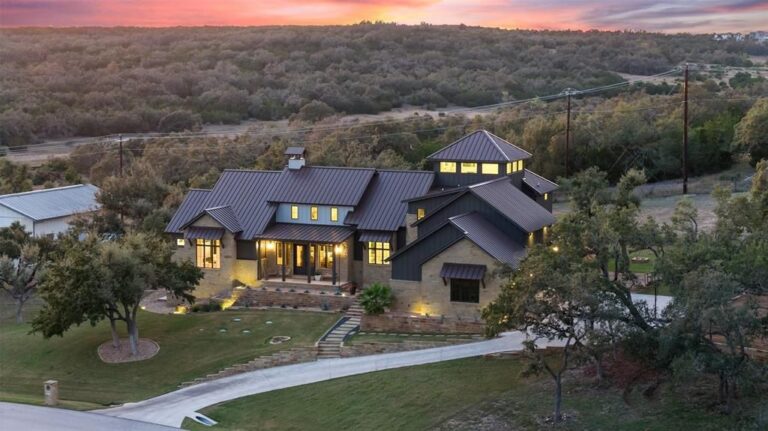 Discover the Ultimate Hill Country Lifestyle in Austin’s $2.95 Million Exquisite Home