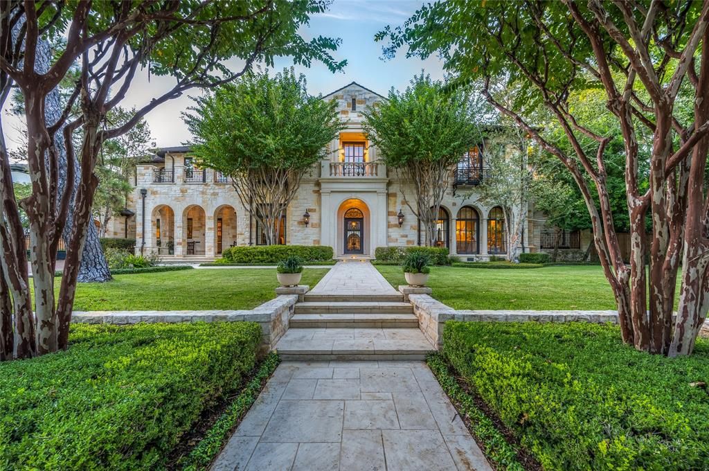 Elby martins refined classic design showpiece in houston priced at 11. 5 million 1